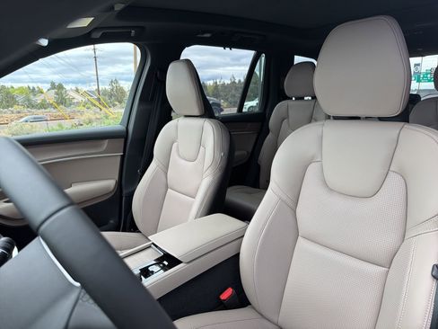 New 2026 Volvo XC90 T8 Ultra w/ Protection Package AWD/4WD image 19
