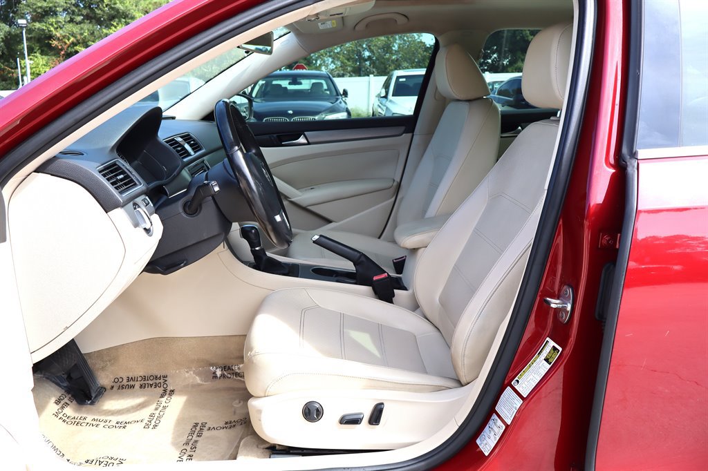 Used 2015 Volkswagen Passat TDI SE FWD image 15