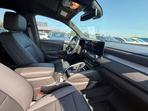 Used 2024 Chevrolet Colorado LT w/ LT Convenience Package III AWD/4WD image 23