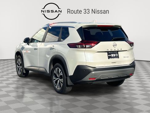 Used 2023 Nissan Rogue SV w/ SV Premium B Package image 3