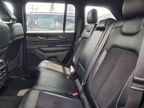 Used 2024 Jeep Grand Cherokee Altitude AWD/4WD image 26
