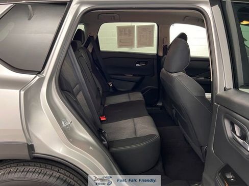 Used 2025 Nissan Rogue SV FWD image 34