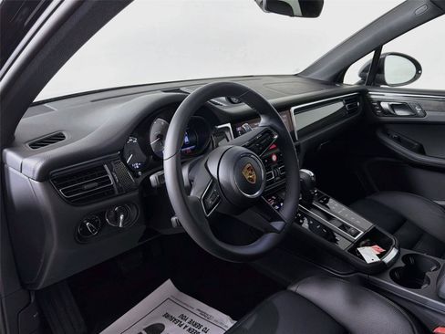 Certified 2026 Porsche Macan S AWD/4WD image 4