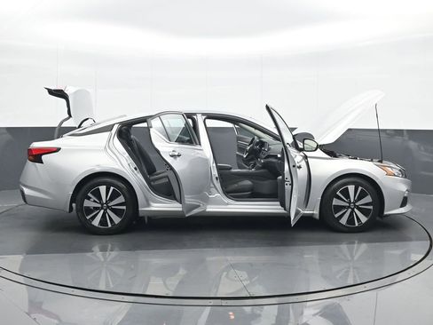 Used 2022 Nissan Altima 2.5 SV image 26