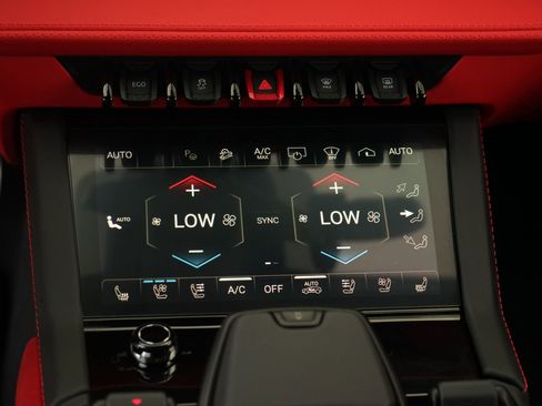 Used 2026 Lamborghini Urus SE image 19