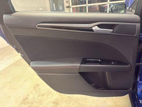 Used 2013 Ford Fusion SE FWD image 29