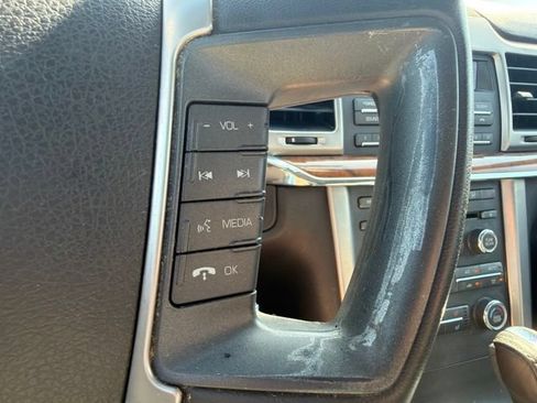 Used 2012 Lincoln MKZ FWD image 40
