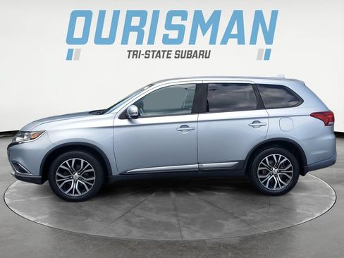 Used 2017 Mitsubishi Outlander SE AWD/4WD image 3