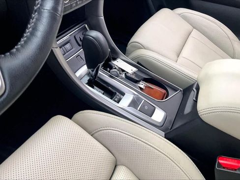 Used 2019 Subaru Ascent Limited w/ Popular Package #2 AWD/4WD image 16