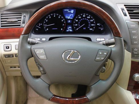 Used 2012 Lexus LS 460 w/ Comfort Pkg RWD image 57