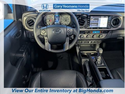 Used 2023 Toyota Tacoma TRD Sport w/ TRD Premium Sport Package AWD/4WD image 17