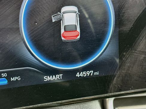 Used 2025 Hyundai Elantra SEL FWD image 19