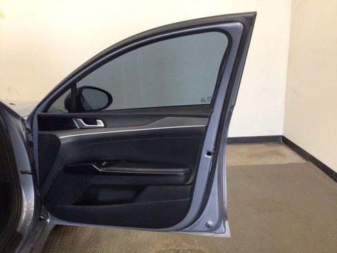 Used 2021 Kia K5 LXS image 11