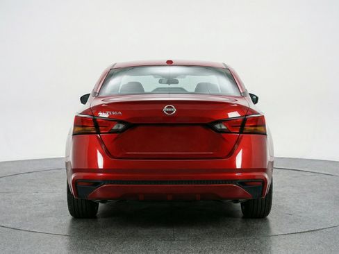 Used 2025 Nissan Altima 2.5 SV image 7