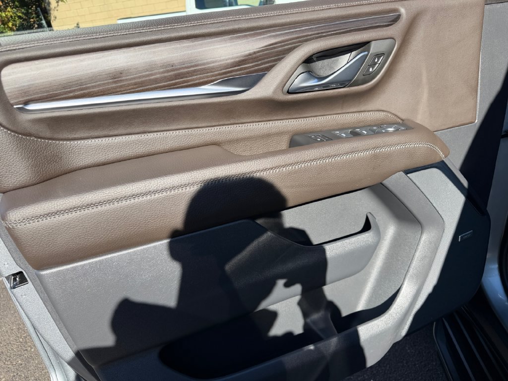 Used 2024 GMC Yukon Denali AWD/4WD image 11