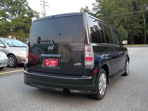 Used 2006 Scion xB FWD image 3