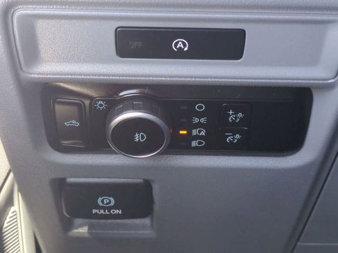 Used 2025 Ford F150 XLT w/ Equipment Group 301A Standard AWD/4WD image 16