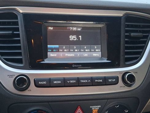 Used 2018 Hyundai Accent SE FWD image 16