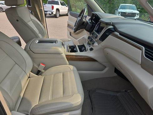 Certified 2019 GMC Yukon XL Denali w/ Denali Ultimate Package AWD/4WD image 10