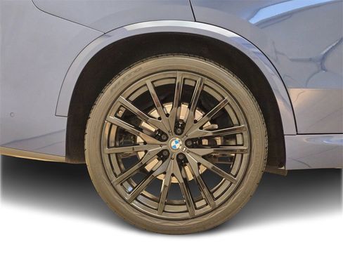 Used 2022 BMW X5 xDrive40i w/ M Sport Package image 5