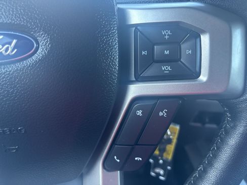 Used 2020 Ford F250 Lariat w/ Chrome Package image 14