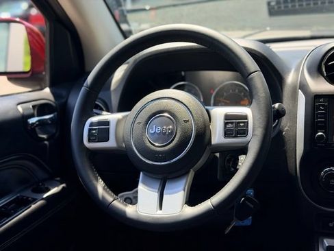 Used 2017 Jeep Compass High Altitude AWD/4WD image 19