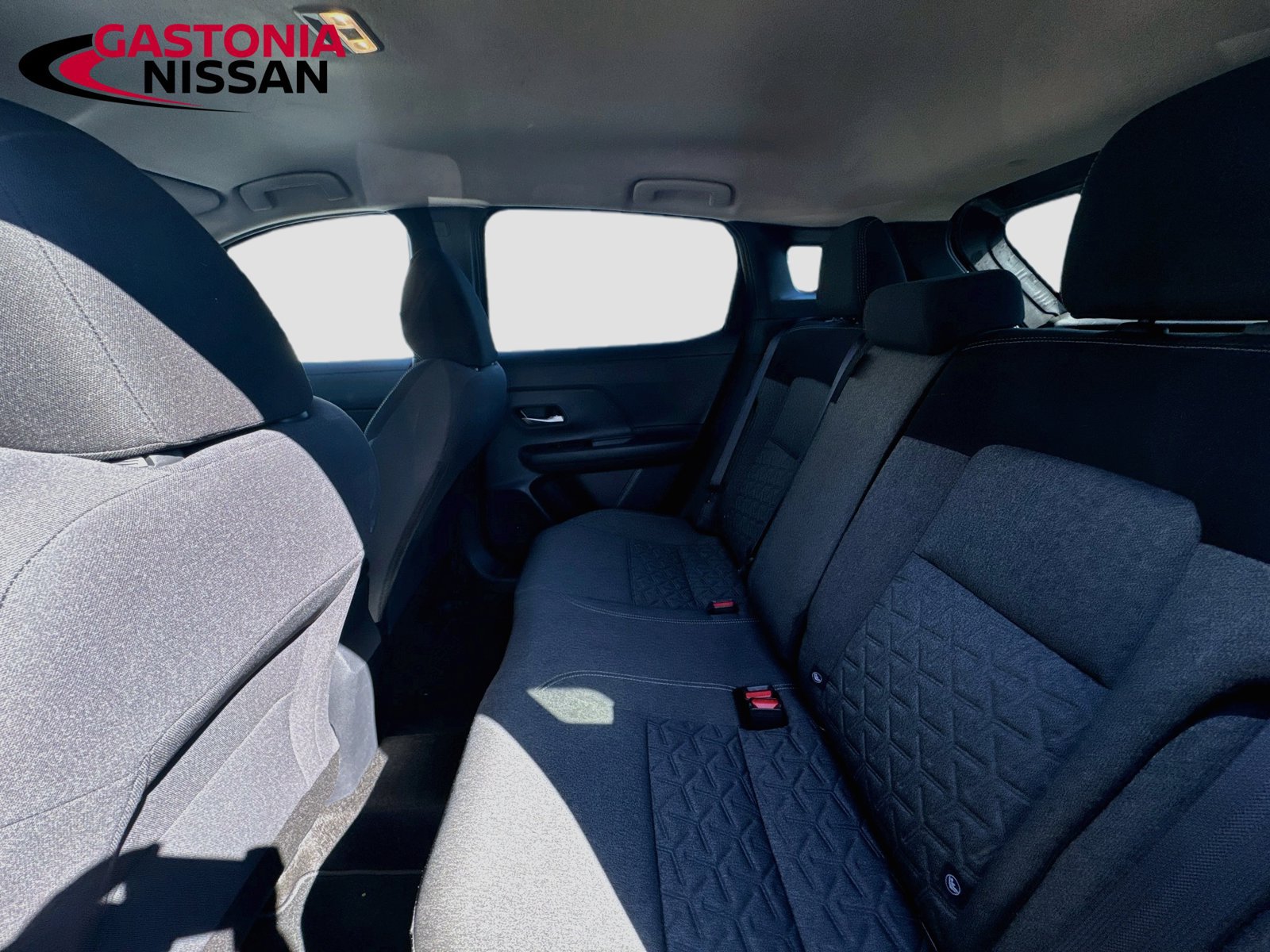 Used 2025 Nissan Kicks SV FWD image 31