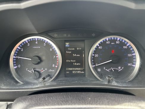 Used 2017 Toyota Highlander LE AWD/4WD image 10
