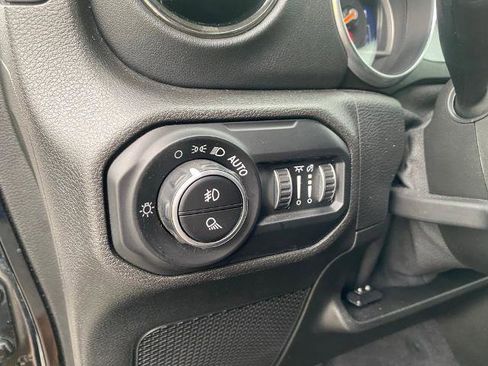 Used 2021 Jeep Gladiator Overland AWD/4WD image 16