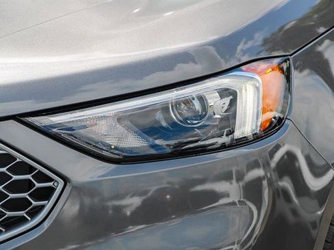 Used 2023 Ford Edge SEL image 7