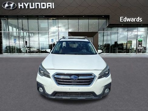 Used 2018 Subaru Outback 3.6R Touring AWD/4WD image 3