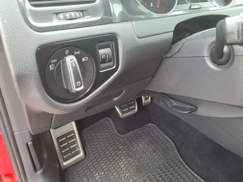 Used 2017 Volkswagen Golf 4-Door FWD image 23