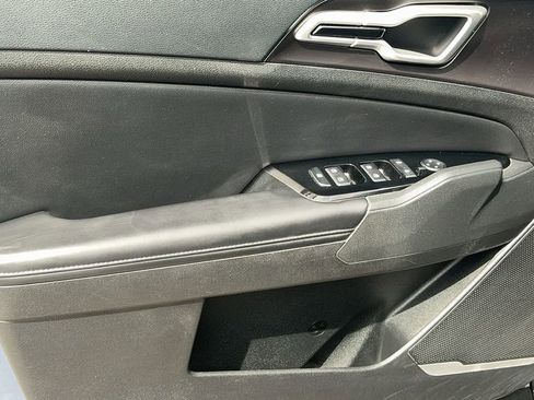 Used 2023 Kia Sportage EX FWD image 13