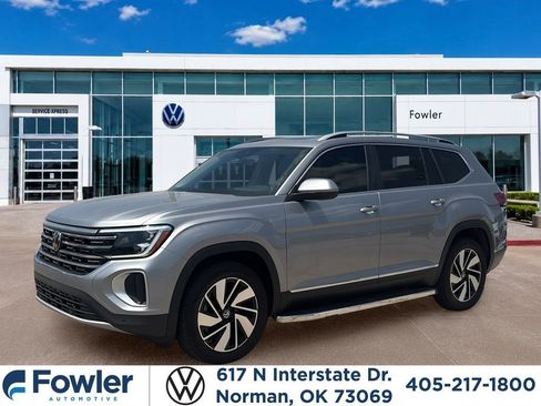 Used 2025 Volkswagen Atlas SEL AWD/4WD image 1