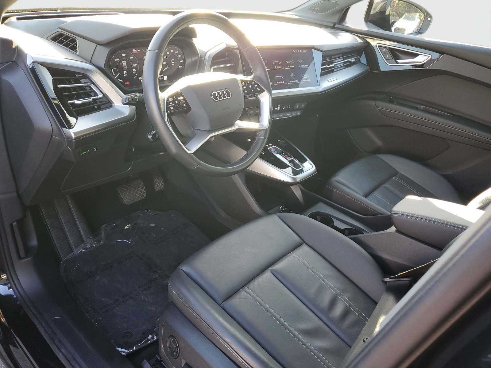 Used 2024 Audi Q4 e-tron Prestige AWD/4WD image 19