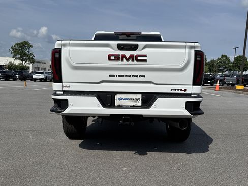 New 2026 GMC Sierra 2500 AT4 w/ AT4 Premium Plus Package AWD/4WD image 9