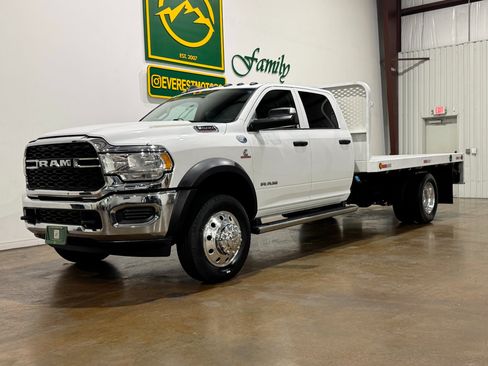 Used 2020 RAM 5500 Tradesman w/ Chrome Appearance Group image 3