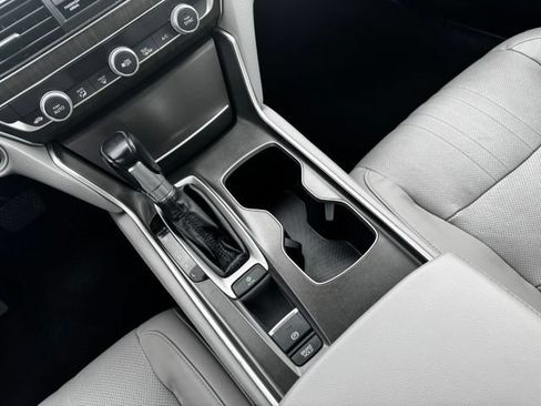 Used 2018 Honda Accord EX-L image 11