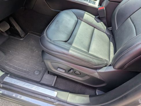 Used 2023 Ford Explorer Limited w/ Limited Technology Package RWD image 13