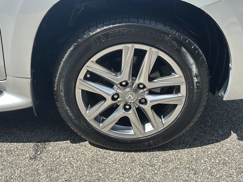 Used 2014 Lexus LX 570 4WD image 32