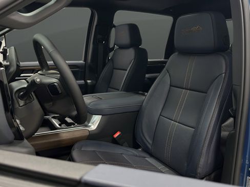 New 2026 Chevrolet Silverado 2500 High Country w/ High Country Premium Package AWD/4WD image 9