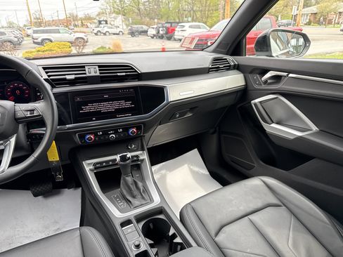 Used 2025 Audi Q3 2.0T Premium AWD/4WD image 22