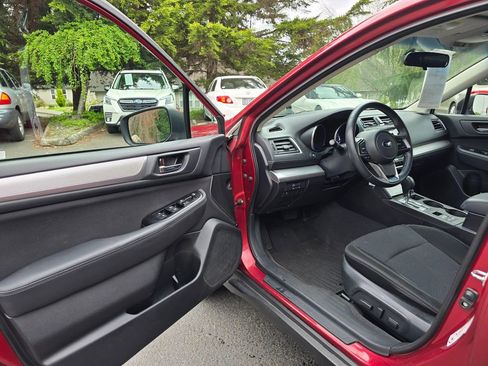 Used 2018 Subaru Outback 2.5i Premium AWD/4WD image 7