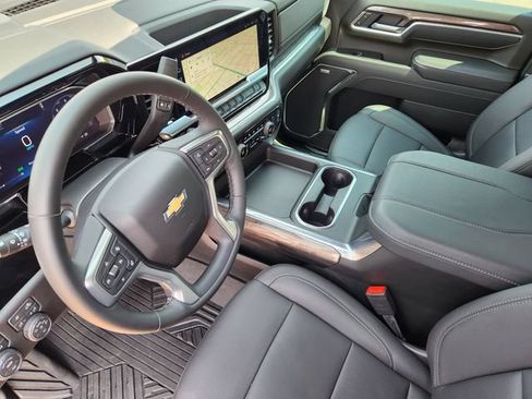 Used 2026 Chevrolet Silverado 3500 LTZ w/ LTZ Premium Package AWD/4WD image 8