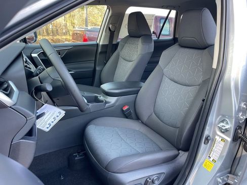 New 2025 Toyota RAV4 XLE image 19