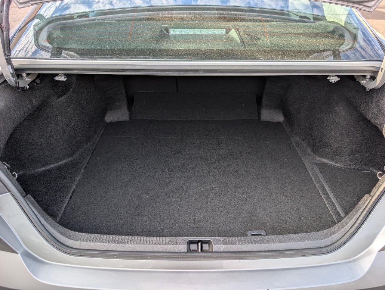 Used 2025 Toyota Camry LE FWD image 9