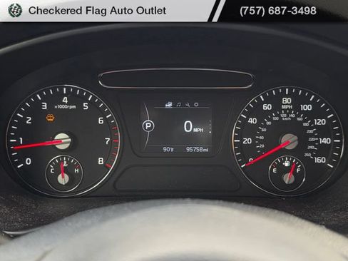Used 2017 Kia Sorento FWD image 10