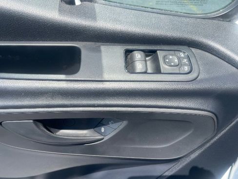 Used 2022 Mercedes-Benz Sprinter 1500 image 9