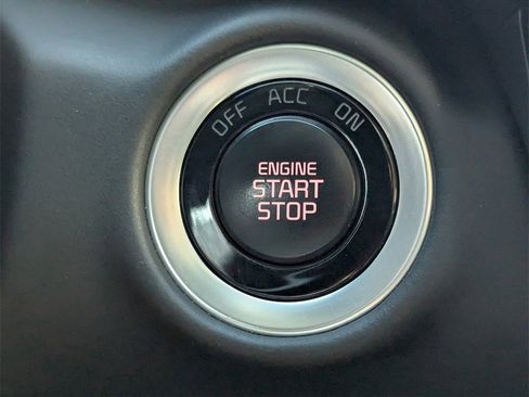 Used 2017 Kia K900 Luxury image 23