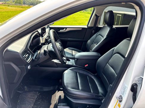 Used 2022 Ford Escape SEL w/ Technology Package image 19